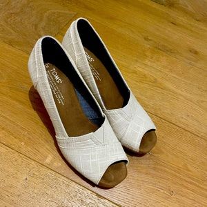 Tom’s wedge heels “Michelle” sandal